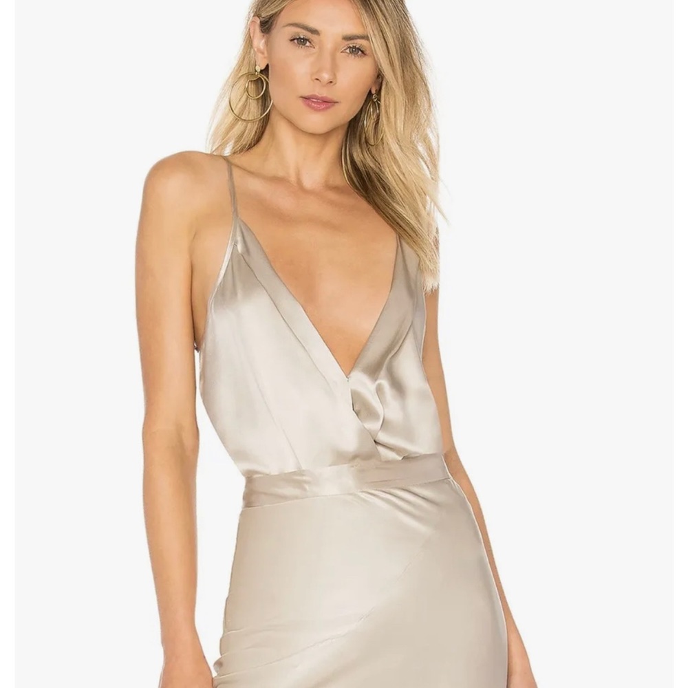 Michelle Mason Silk Like Plunge Neckline Cream Body Suit Size Medium